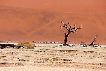 AUTORE: 360° Multivisioni AUTORE: 360° Multivisioni